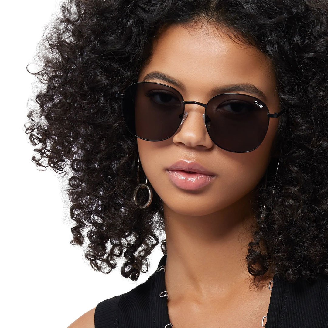 Quay Women's Jezabell Oversized Round Sunglasses - Black Frame/Smoke Polarized Lens - Model