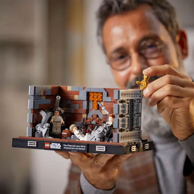 LEGO Star Wars Death Star Trash Compactor Diorama Building Set (75339) - Game Play