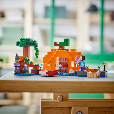 LEGO Minecraft The Pumpkin Farm Building Set (21248) - Game Play