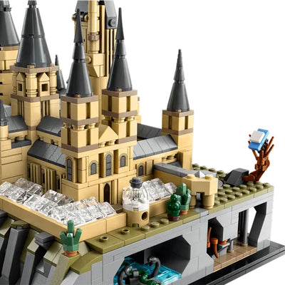 LEGO Harry Potter Hogwarts Castle and Grounds Building Set (76419) - Close Up
