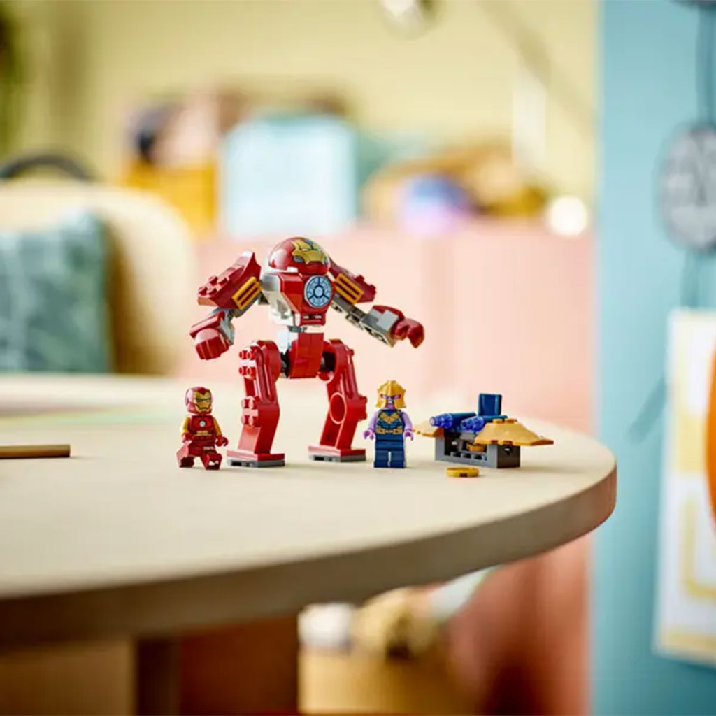 LEGO Marvel Iron Man Hulkbuster vs. Thanos Building Set (76263) - Display