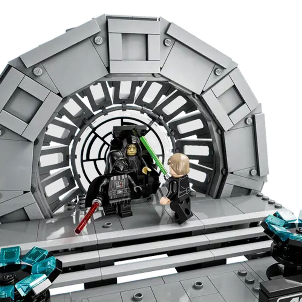 LEGO Star Wars Emperor's Throne Room Diorama Building Set (75352) - Scene Display 03
