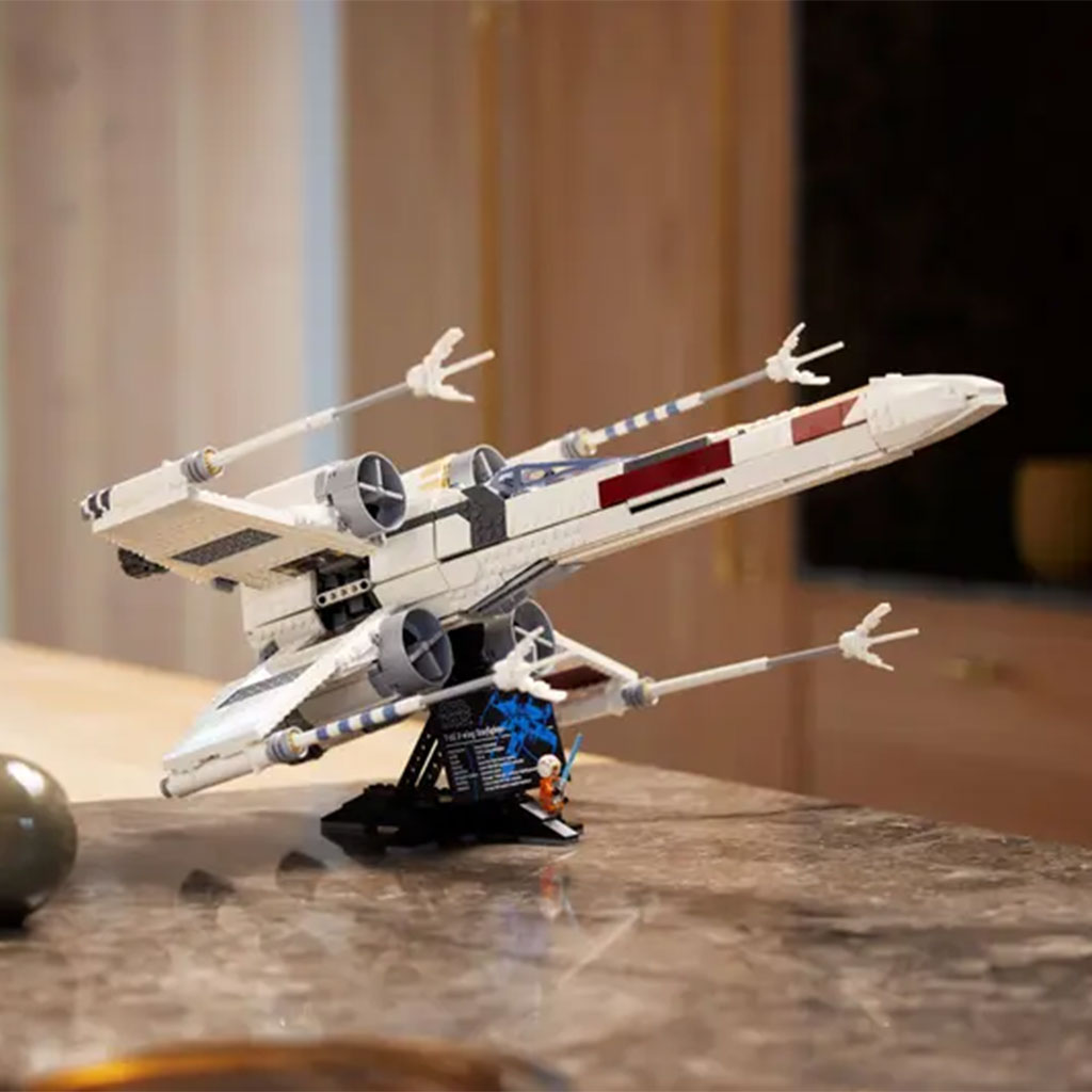 LEGO Star Wars X-Wing Starfighter Building Set (75355) - Showcase