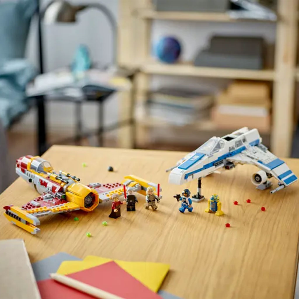 LEGO Star Wars New Republic E-Wing vs. Shin Hati’s Starfighter Building Set (75364) - Display