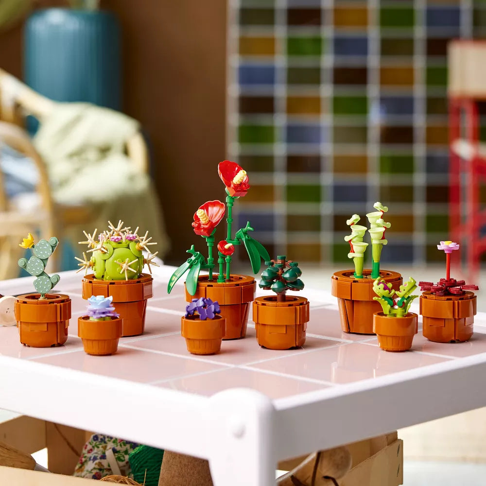 LEGO Icons Tiny Plants Building Set (10329) - Build