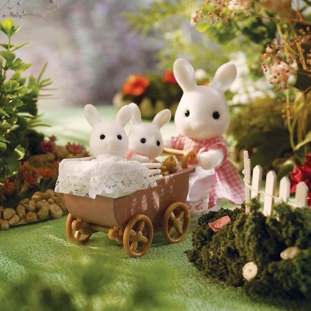 Calico Critters Connor & Kerri's Carriage Rode