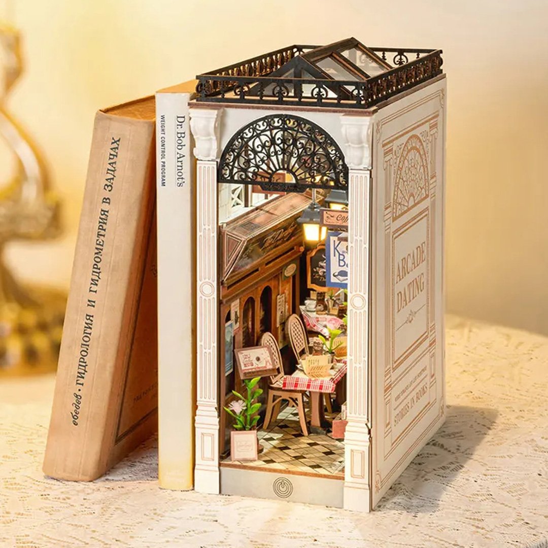 Rolife Arcade Dating DIY Miniature Book Nook
