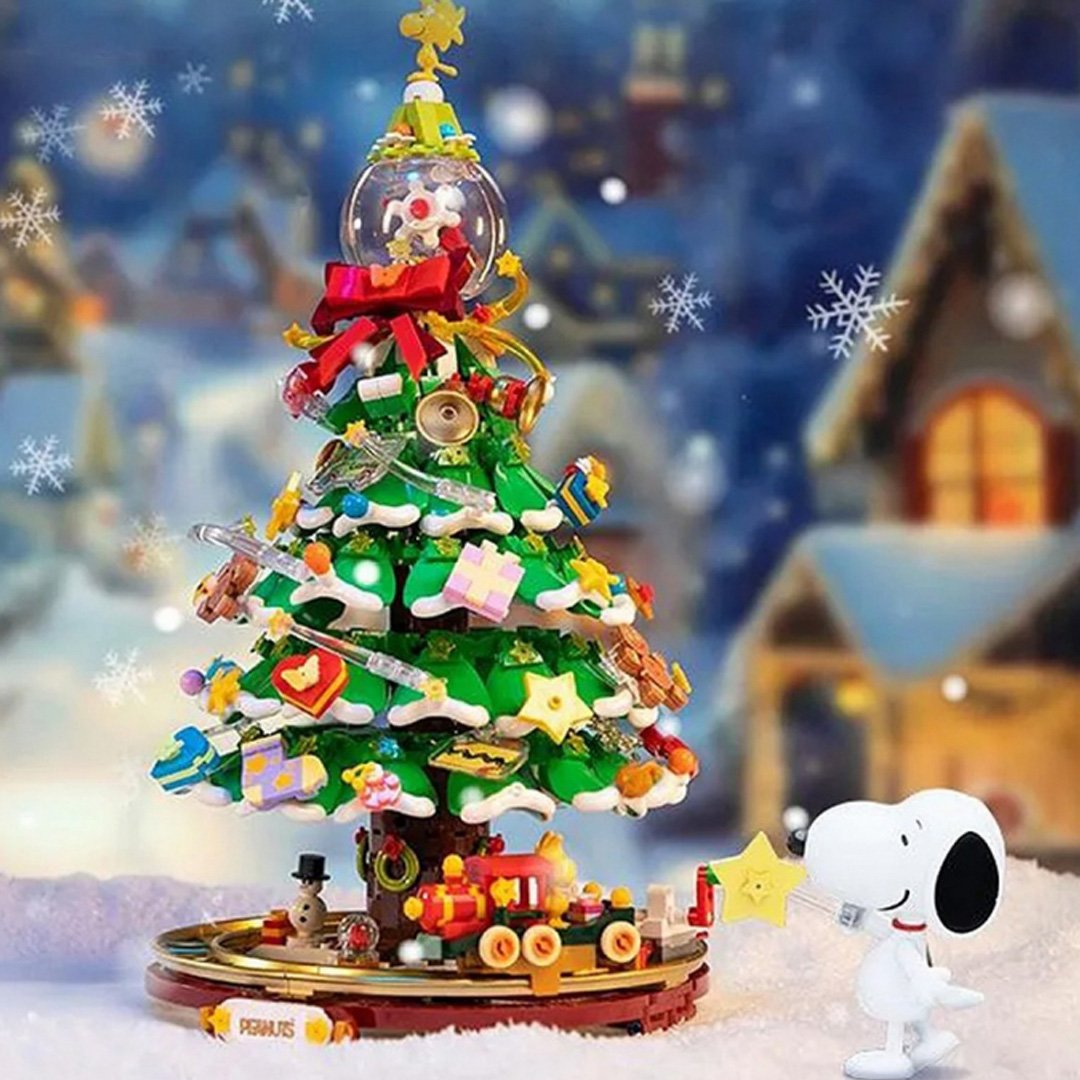 Pantasy Peanuts Snoopy's Christmas Tree