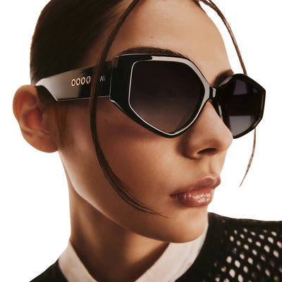 Quay Women's Hot Gossip Geometric Cat Eye Sunglasses (Black Frame/Smoke Lens) - 3/4 right angle zoomed in