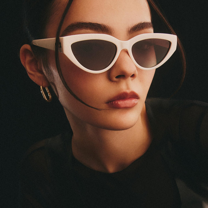 Quay Cat Eye Sunglasses, Glass/Smoke, Large