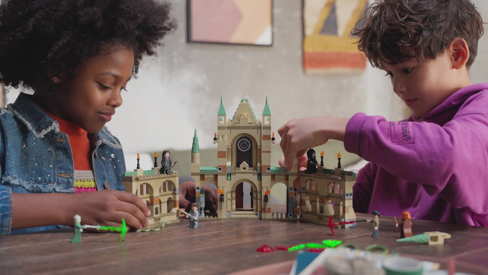 LEGO Harry Potter The Battle of Hogwarts Building Set (76415) - Video