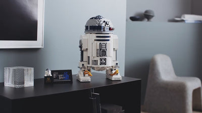 LEGO Star Wars R2-D2 Building Set (75308) - Video
