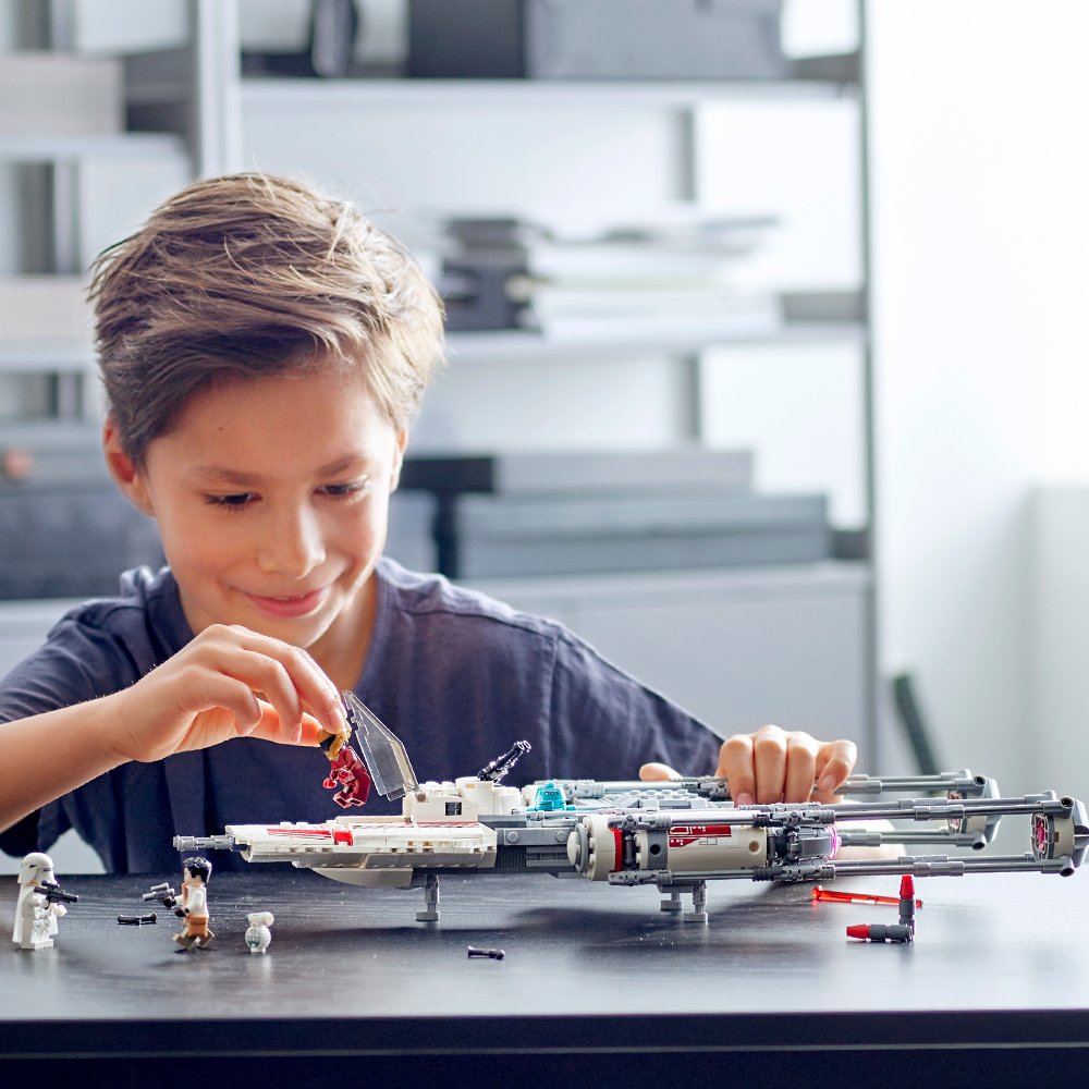 LEGO Star Wars™: Resistance Y-Wing Starfighter™ (75249)