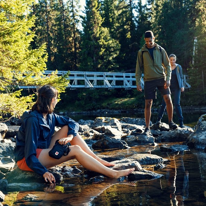 Fjallraven Everyday Outdoor High Coast Pocket - Lifestyle Image 02