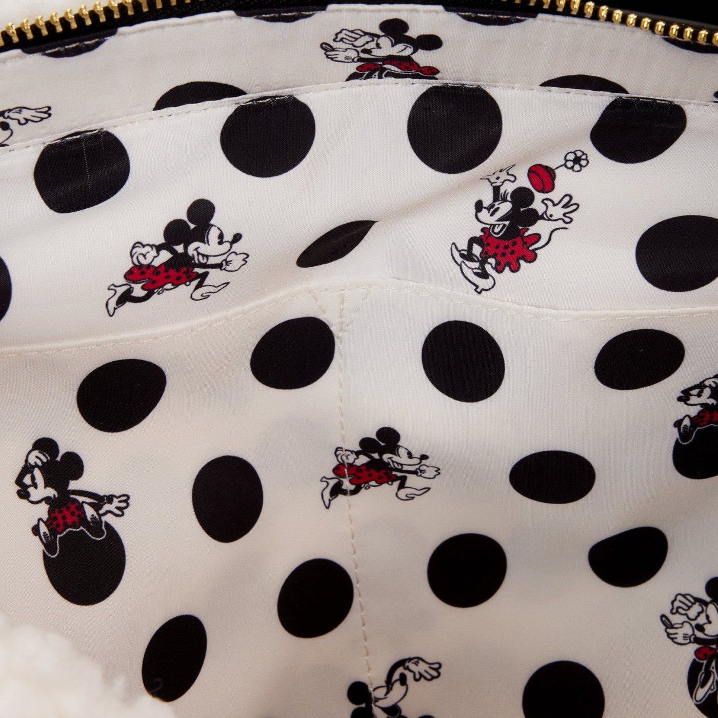 Loungefly Disney Minnie Rocks the Dots Sherpa Tote - Interior